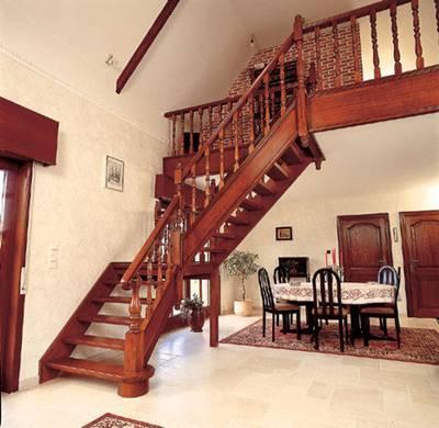 деревянная лестница